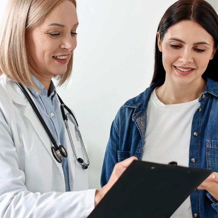 La FDA ha solicitado la eliminación de las advertencias sobre enfermedades cardiovasculares, cáncer de mama y demencia probable del recuadro de advertencia en todos los productos con estrógenos.